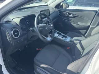 Foto 16 van HYUNDAI KONA EV COMFORT 64 kWh (99% SOH) I AUTOMAAT I TREKHAAK I APPLE CARPLAY I P-CAMERA