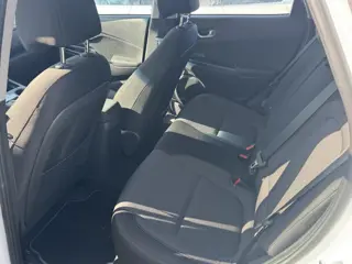 Foto 13 van HYUNDAI KONA EV COMFORT 64 kWh (99% SOH) I AUTOMAAT I TREKHAAK I APPLE CARPLAY I P-CAMERA