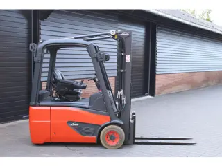 Linde E16 heftruck elektrische triplex sideshift (bj 2017)