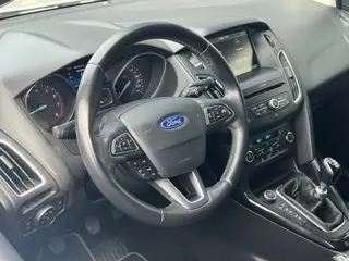 Foto 18 van Ford FOCUS Wagon 1.0 Titanium Edition | Winter Pack! | Navi