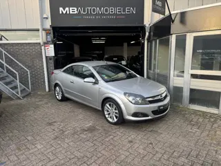 Foto 20 van Opel Astra TwinTop 1.8 Cosmo/1 jr APK/ Camera/Nap/LM Velgen//Mooie auto!
