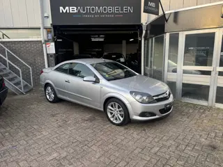Foto 18 van Opel Astra TwinTop 1.8 Cosmo/1 jr APK/ Camera/Nap/LM Velgen//Mooie auto!