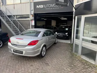 Foto 17 van Opel Astra TwinTop 1.8 Cosmo/1 jr APK/ Camera/Nap/LM Velgen//Mooie auto!