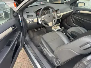 Foto 14 van Opel Astra TwinTop 1.8 Cosmo/1 jr APK/ Camera/Nap/LM Velgen//Mooie auto!