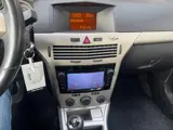 Foto 22 van Opel Astra TwinTop 1.8 Cosmo/1 jr APK/ Camera/Nap/LM Velgen//Mooie auto!