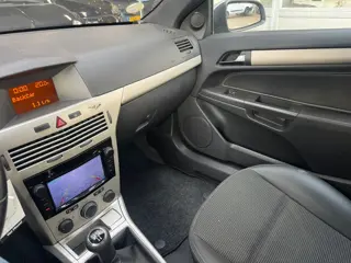 Foto 11 van Opel Astra TwinTop 1.8 Cosmo/1 jr APK/ Camera/Nap/LM Velgen//Mooie auto!
