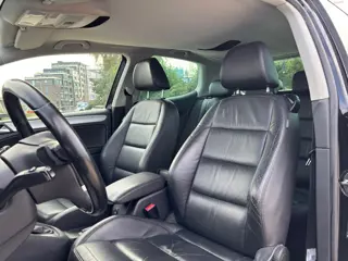 Foto 15 van Volkswagen Golf 1.4 TSI Highline Automaat - Deep Black Pearl - Leder/Clima/Cruise
