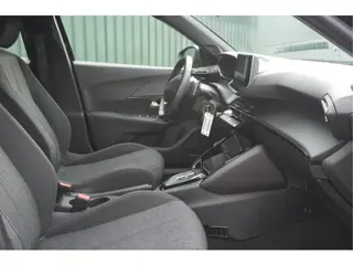 Foto 16 van Peugeot 2008 1.2 Hybrid 136pk Style + LED/ Cruise/ Carplay/ Nieuwstaat/ Garantie!