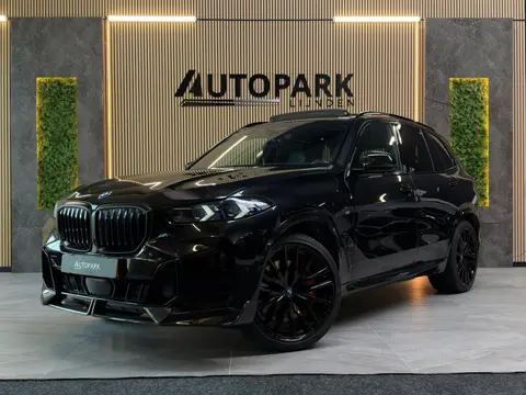 BMW X5 XDrive50e M-SPORT|PANO|H&K|SOFTCLOSE|HuD|360 CAMERA|MEMORY|KEYLESS|TREKHAAK|22INCH|489PK|BOMV