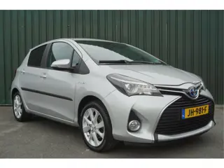 Foto 11 van Toyota Yaris 1.5 Full Hybrid Dynamic + Trekhaak/ Camera/ Navi/ Keyless/ Cruise/ Airco/ Garantie!