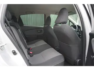 Foto 13 van Toyota Yaris 1.5 Full Hybrid Dynamic + Trekhaak/ Camera/ Navi/ Keyless/ Cruise/ Airco/ Garantie!