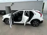 Foto 26 van Kia Niro 1.6 GDi Hybrid ExecutiveLine Full Option! Nederlandse auto, Schuif/kanteldak, 18" Lichtmeta