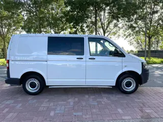 Foto 14 van Volkswagen Transporter 2.0 TDI L1H1 BMT 140 PK Marge