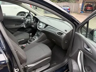 Foto 13 van Opel Astra Sports Tourer 1.0 Online Edition CARPLAY NAVI PDC