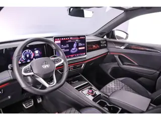 Foto 15 van Volkswagen Tiguan R-Line Edition 1.5 TSI eHybrid 272pk DSG Automaat Trekhaak, Panoramadak, Black Sty
