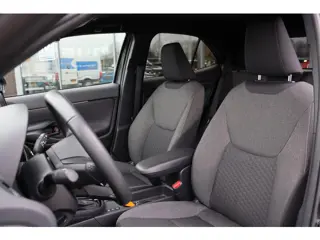 Foto 17 van Toyota Yaris Cross 1.5 Hybrid 115 Dynamic Limited, Parkeersensoren, Stuurverwarming,