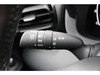 Foto 13 van Toyota Yaris Cross 1.5 Hybrid 115 Dynamic Limited, Parkeersensoren, Stuurverwarming,