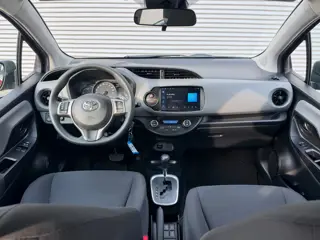 Foto 17 van Toyota Yaris 1.5 Hybrid Active | 1E EIGENAAR | CARPLAY | AIRCO
