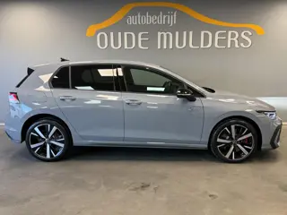Foto 16 van Volkswagen Golf 1.5 eHybrid GTE 272PK | Adaptive cruise | 360 | Head-up | Sfeer | IQ light |Stoelver
