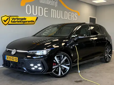 Volkswagen Golf 1.5 eHybrid GTE SOH 100% | Trekhaak | Adaptive cruise | 360 | Head-up | Sfeer | Stoe