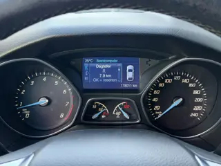 Foto 12 van Ford FOCUS Wagon BWJ 2014 | 1.0T 126PK TITANIUM | TREKHAAK | CLIMA | NAVI | PDC 2X | DONKER GLAS | L