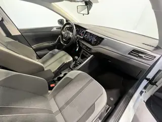 Foto 14 van Volkswagen Polo 1.0 TSI Highline Panoramadak | Navigatie/Android/Apple Carplay | LM Velgen 17" |