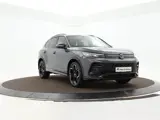 Foto 28 van Volkswagen Tiguan 1.5 eTSI 150pk DSG R-Line Edition · 360 Camera · Apple/Android Car Play · Sfeerver