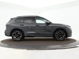 Foto 16 van Volkswagen Tiguan 1.5 eTSI 150pk DSG R-Line Edition · 360 Camera · Apple/Android Car Play · Sfeerver
