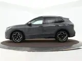Foto 22 van Volkswagen Tiguan 1.5 eTSI 150pk DSG R-Line Edition · 360 Camera · Apple/Android Car Play · Sfeerver