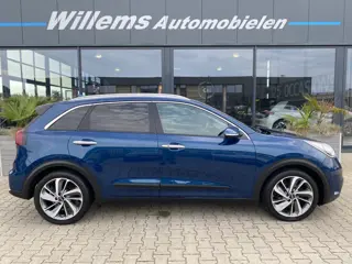 Foto 18 van Kia Niro 1.6 GDi Hybrid BusinessLine Stoelverwarming & Stuurverwarmd, Camera & Adaptive Cruise