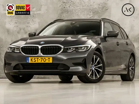 BMW 3 Serie Touring 320e High Executive 204Pk Automaat (APPLE CARPLAY, M STUUR, GROOT NAVI, STOELVER