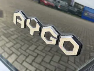 Foto 12 van Toyota Aygo 1.0 VVT-i x-now Airco / Start Stop