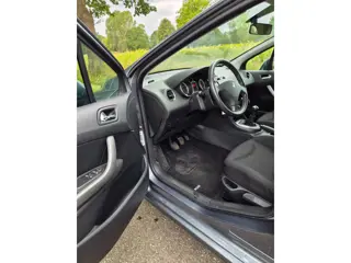 Foto 15 van Peugeot 308 1.4 VTi X-line 87dkm NAP Airco