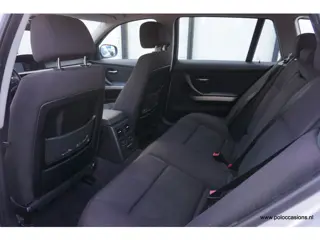 Foto 18 van BMW 3 Serie Touring 316i Navi | Handgeschakeld | Diff maakt geluid | 316