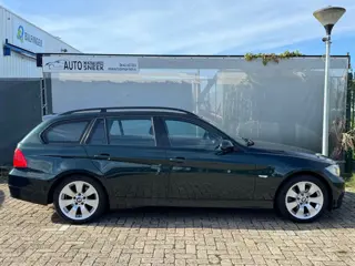 Foto 19 van BMW 3-serie Touring 318i - Airco-Cruise-PDC- APK 03-27