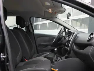 Foto 12 van Renault Clio 0.9 TCe Limited| Cruise | Bluetooth | Navi | Airco | LM Velgen | Origineel NL