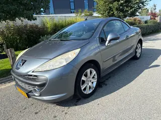 Peugeot 207 CC 1.6 VTi cabrio uitvoering ! incl gloednieuwe apk !