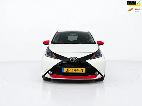 Toyota Aygo 1.0 VVT-i x-play AIRCO CAMERA ZEER LEUKE AUTO