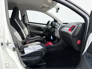 Foto 14 van Toyota Aygo 1.0 VVT-i x-play AIRCO CAMERA ZEER LEUKE AUTO