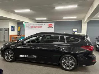 Foto 13 van Ford Focus Wagon 1.0 EcoBoost Hybrid ST Line/ NL auto/ Eerste eigenaar/ BTW auto