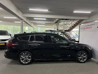Foto 17 van Ford Focus Wagon 1.0 EcoBoost Hybrid ST Line/ NL auto/ Eerste eigenaar/ BTW auto