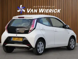 Foto 20 van Toyota Aygo 1.0 VVT-i x-play | Camera | Bluetooth | Airco | Zuinig! | Origineel NL