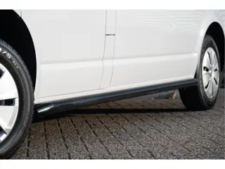 Foto 16 van Volkswagen Transporter 2.0 TDI L2H1 28 | Cruise | Airco | Bluetooth | Betimmering |