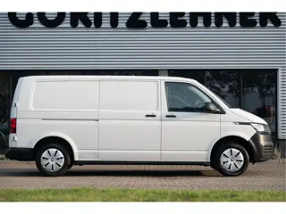 Foto 17 van Volkswagen Transporter 2.0 TDI L2H1 28 | Cruise | Airco | Bluetooth | Betimmering |