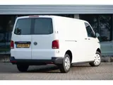 Foto 30 van Volkswagen Transporter 2.0 TDI L2H1 28 | Cruise | Airco | Bluetooth | Betimmering |