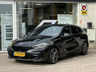 Foto 15 van BMW 1-serie 118i Executive Edition | NAP | Dealer onderhouden | Stoelverwarming | Navigatie | LED |