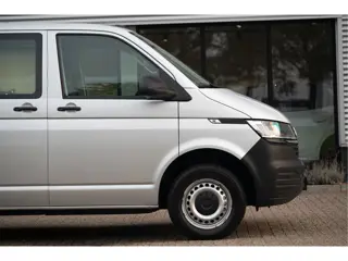 Foto 17 van Volkswagen Transporter 2.0 TDI L2H1 30 DC Comfortline | Navi | Camera | PDC V+A | AppConnect | 2 Sch