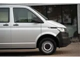 Foto 27 van Volkswagen Transporter 2.0 TDI L2H1 30 DC Comfortline | Navi | Camera | PDC V+A | AppConnect | 2 Sch