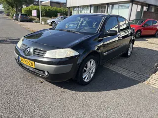 Renault Mégane 1.6-16V Privilège Luxe 4 Deurs Sedan Airco. Apk 10-03-2027 Goed rijdende Sedan.