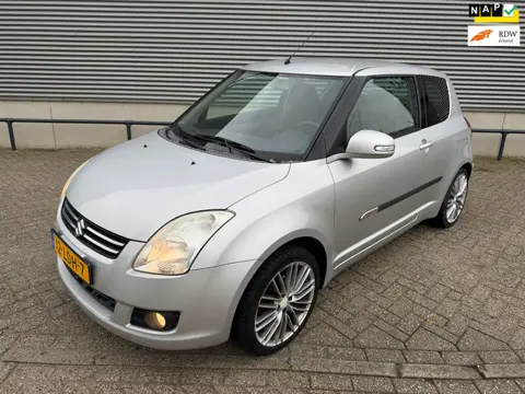 Suzuki Swift **Suzuki Swift 1.3 Limited | Lage kilometerstand met NAP | Nieuwe koppeling | 16 inch l